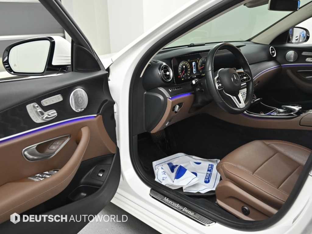 벤츠 E 클래스 E-클래스 W213 E300 아방가르드 이미지 1