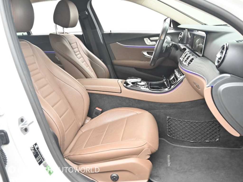 벤츠 E 클래스 E-클래스 W213 E300 아방가르드 이미지 11
