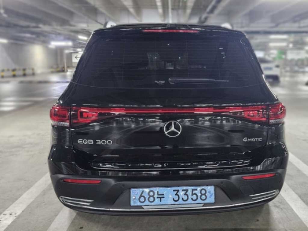 벤츠 EQB EQB (X243) EQB 300 4MATIC 일렉트릭 아트 이미지 2
