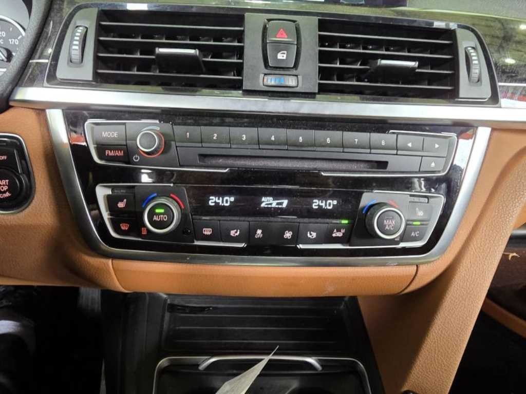BMW 4시리즈 4시리즈 (F32) 420i 그란쿠페 럭셔리 이미지 10