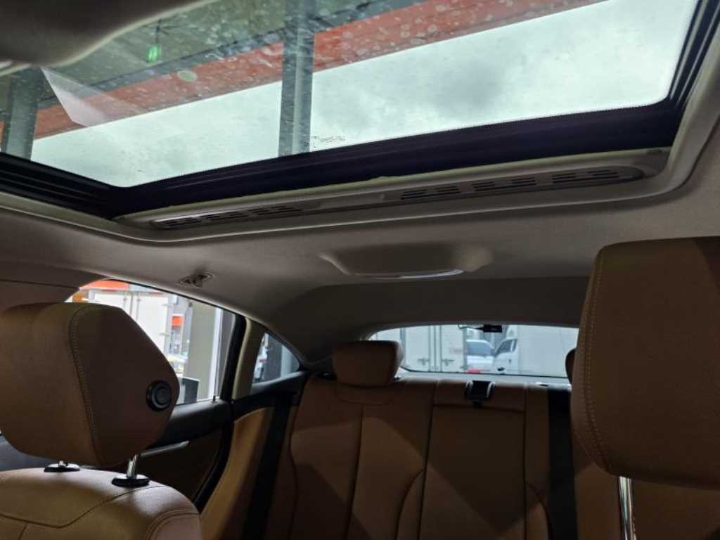 BMW 4시리즈 4시리즈 (F32) 420i 그란쿠페 럭셔리 이미지 12