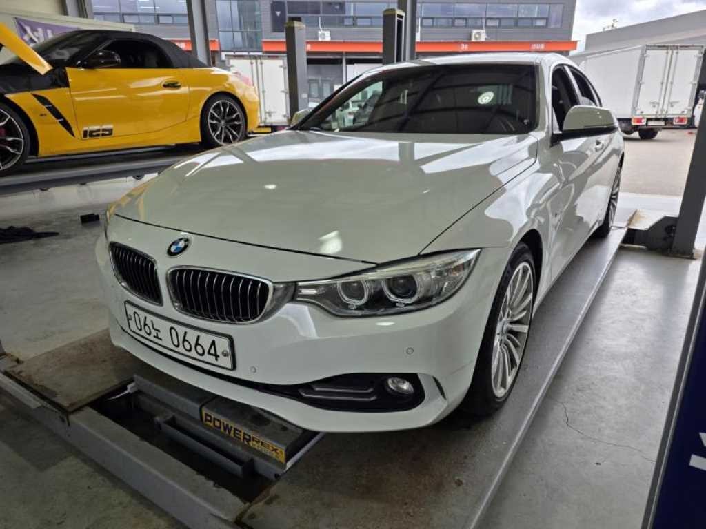 BMW 4시리즈 4시리즈 (F32) 420i 그란쿠페 럭셔리 이미지 2