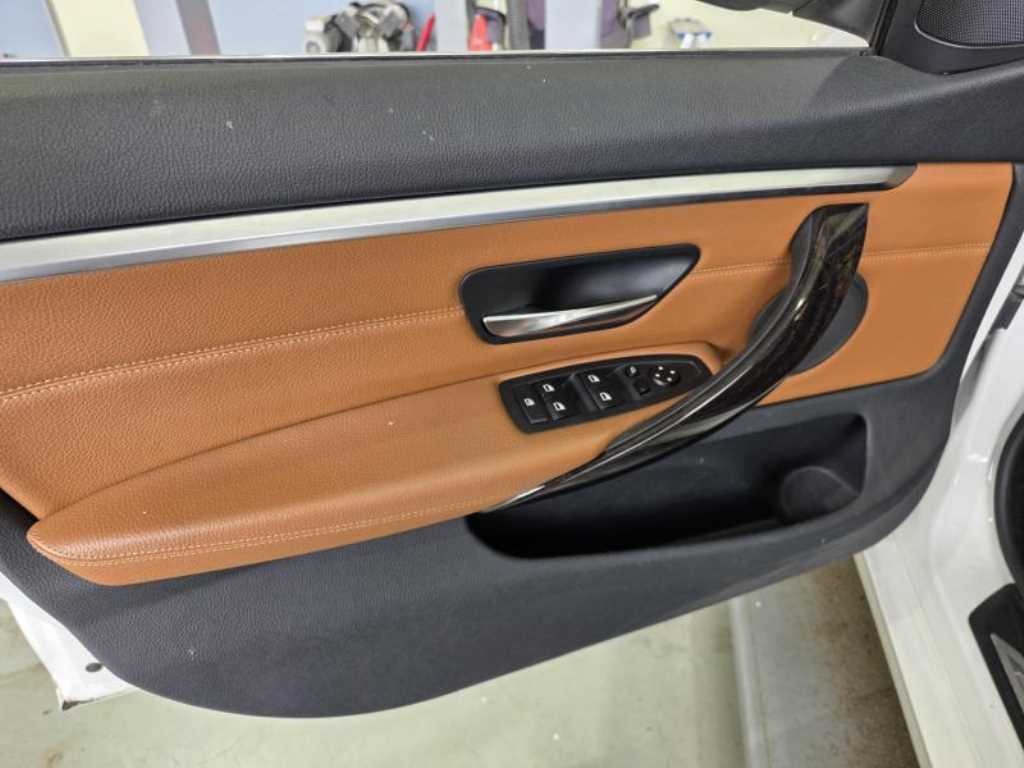 BMW 4시리즈 4시리즈 (F32) 420i 그란쿠페 럭셔리 이미지 4