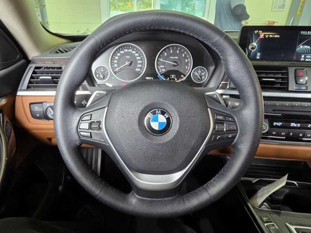 BMW 4시리즈 4시리즈 (F32) 420i 그란쿠페 럭셔리 이미지 5