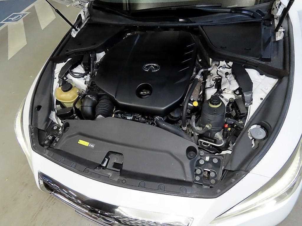 인피니티 Q Q50 2.2D 익스클루시브 이미지 19