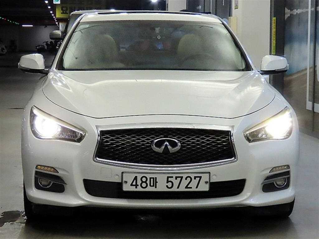 인피니티 Q Q50 2.2D 익스클루시브 이미지 3