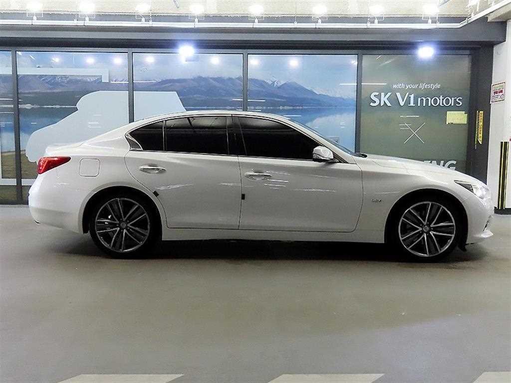 인피니티 Q Q50 2.2D 익스클루시브 이미지 4