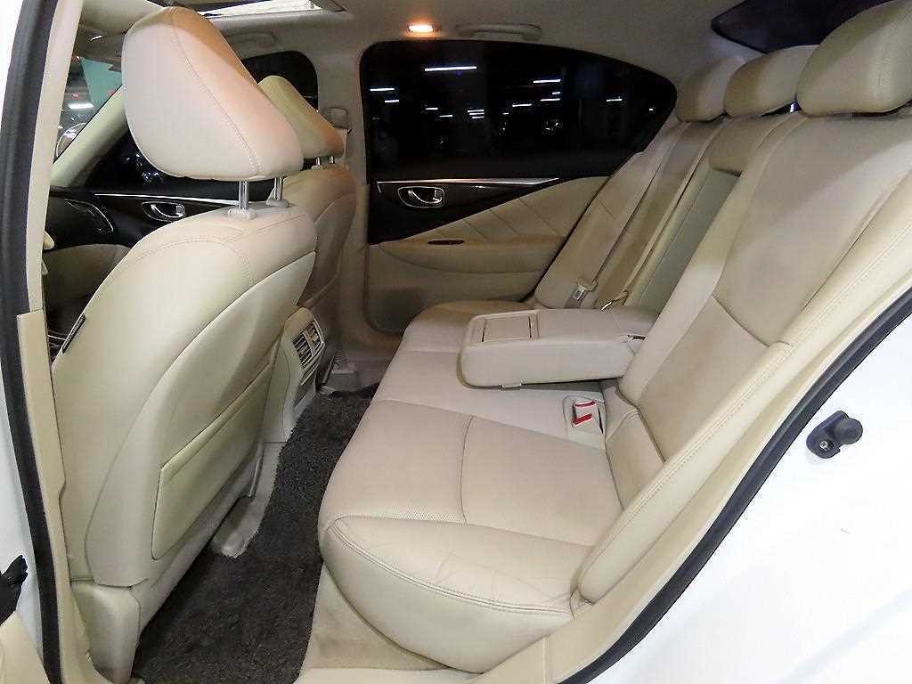 인피니티 Q Q50 2.2D 익스클루시브 이미지 7