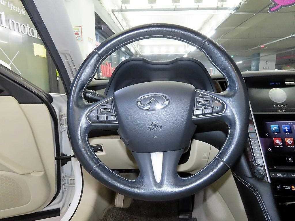 인피니티 Q Q50 2.2D 익스클루시브 이미지 8