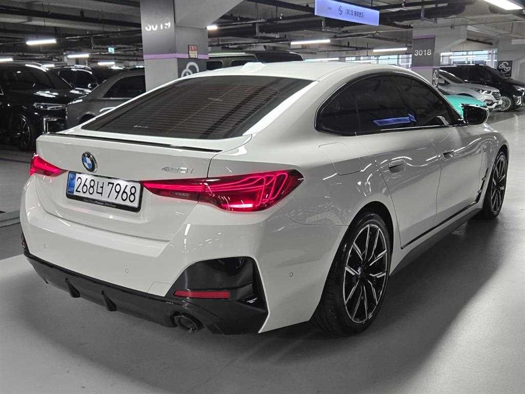 BMW 4시리즈 4시리즈 (G22) 420i 쿠페 M 스포츠 프로 이미지 3