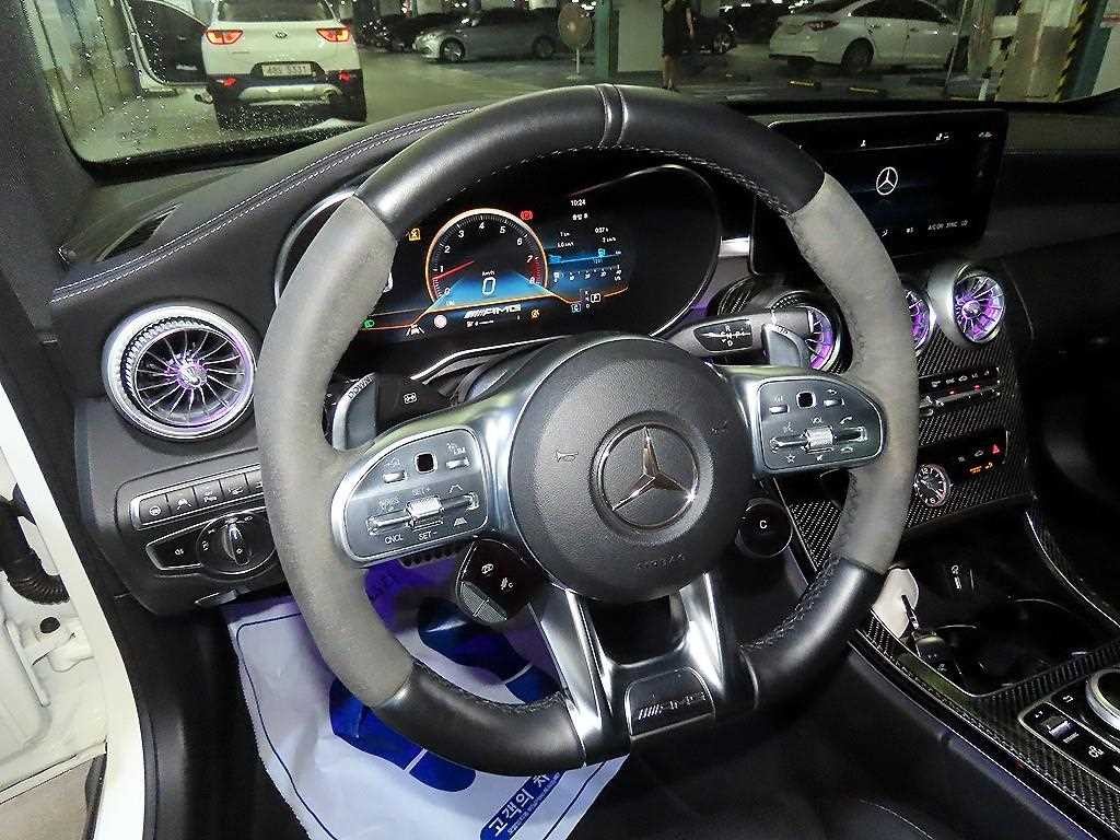 벤츠 C 클래스 C클래스 W205 C63 S AMG 쿠페 이미지 8