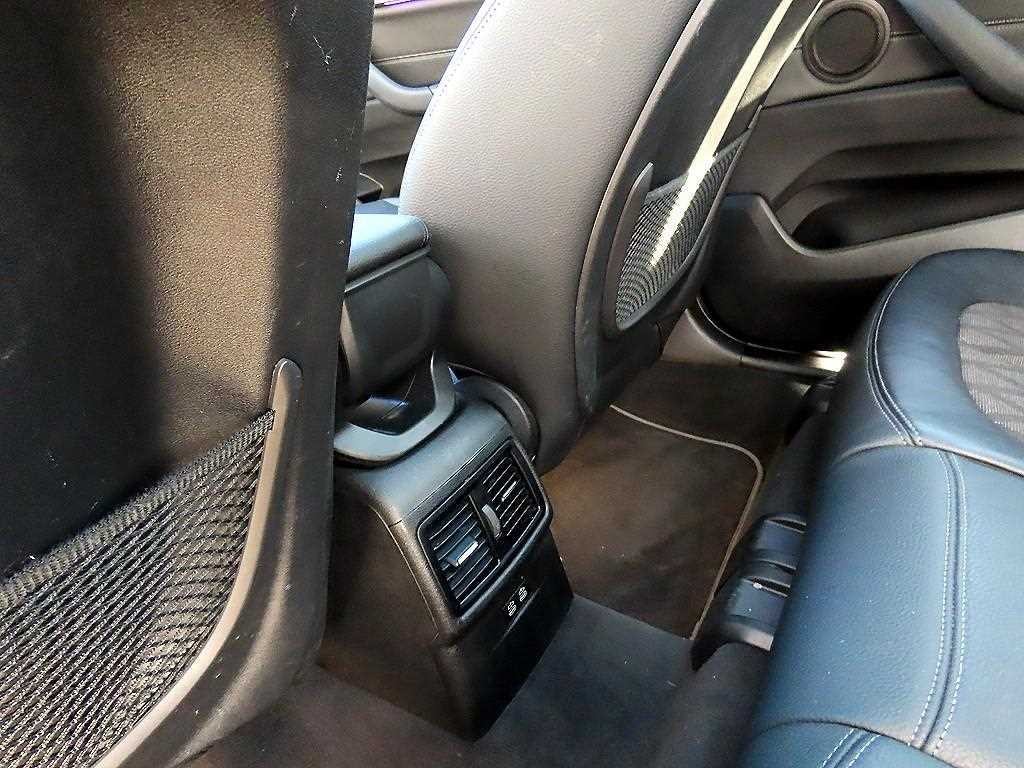 BMW X1 X1 (F48) xDrive 20i xLine 스페셜에디션 이미지 15