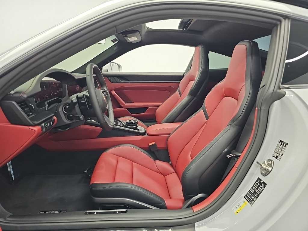 포르쉐 911 911(992) 카레라 4 GTS 이미지 11