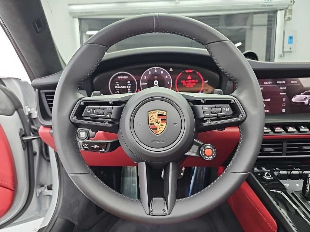 포르쉐 911 911(992) 카레라 4 GTS 이미지 9