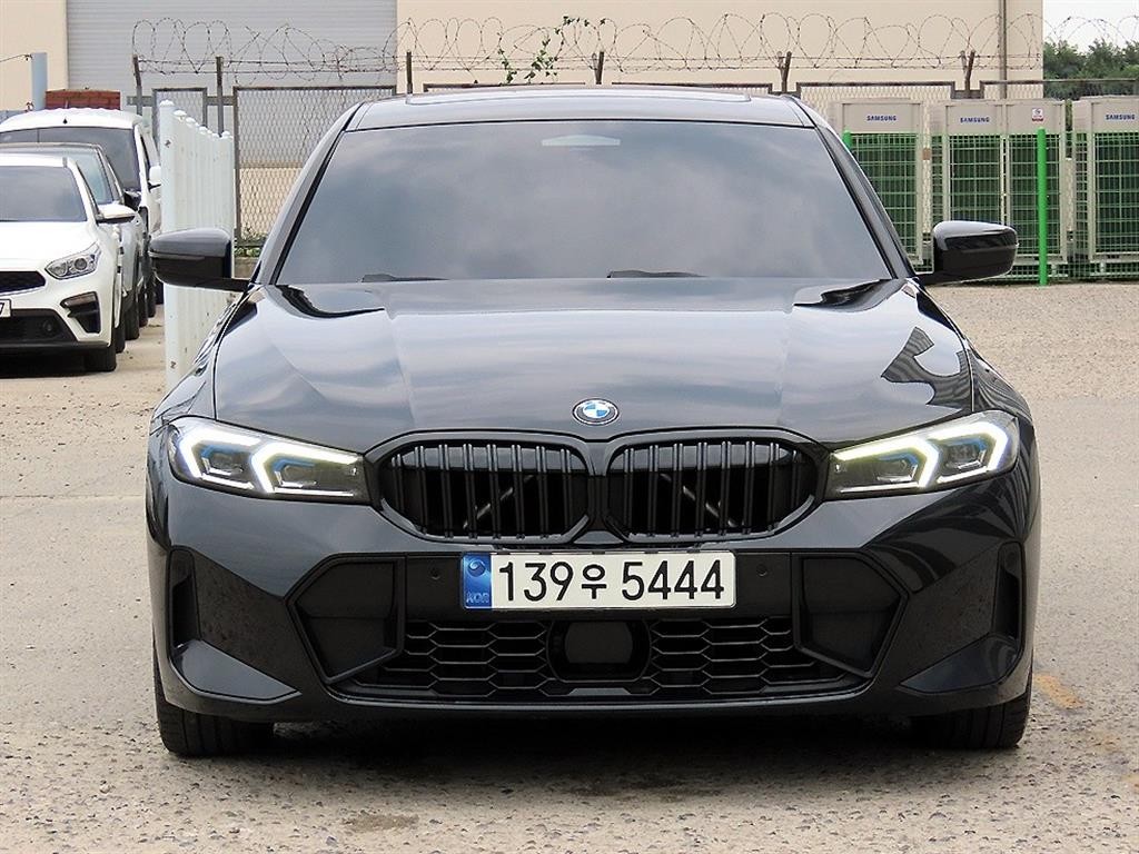 BMW 3시리즈 3시리즈 (G20) 320i M 스포츠 이미지 1