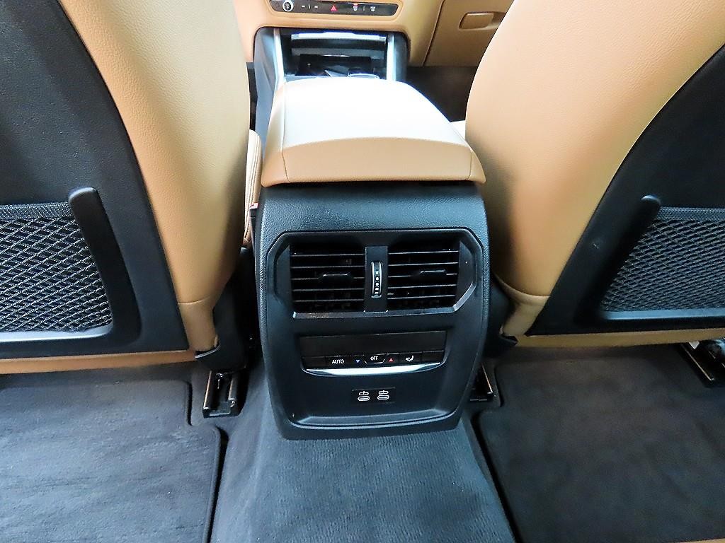 BMW 3시리즈 3시리즈 (G20) 320i M 스포츠 이미지 16