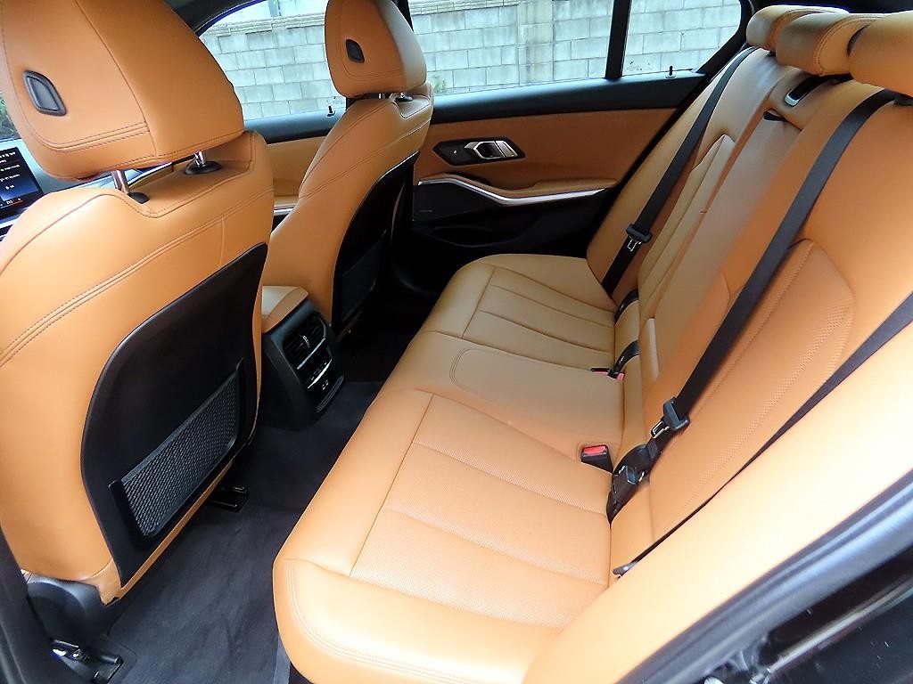 BMW 3시리즈 3시리즈 (G20) 320i M 스포츠 이미지 6