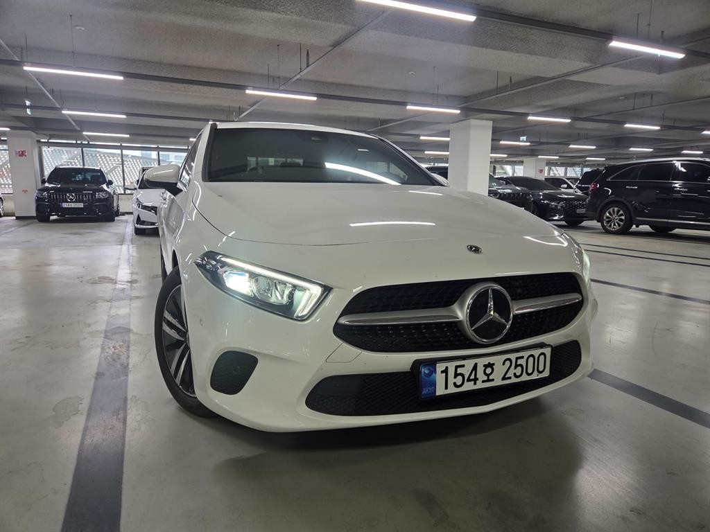 벤츠 A 클래스 A클래스 W177 A200d 세단 이미지 1