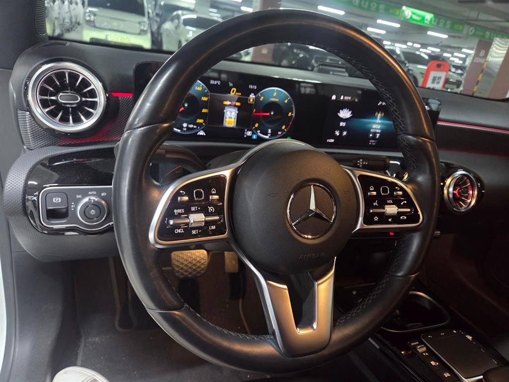 벤츠 A 클래스 A클래스 W177 A200d 세단 이미지 5