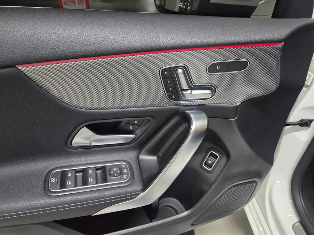 벤츠 A 클래스 A클래스 W177 A200d 세단 이미지 6