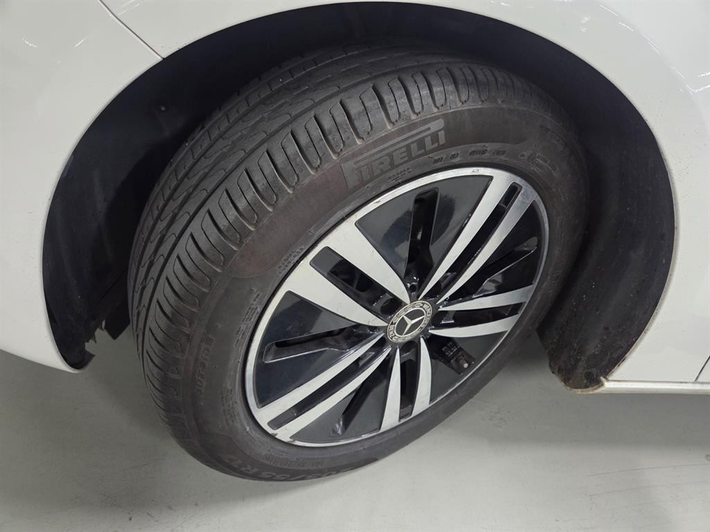 벤츠 A 클래스 A클래스 W177 A200d 세단 이미지 7