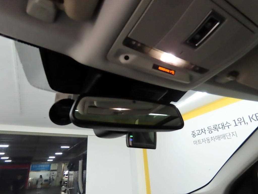 랜드로버 디스커버리 스포츠 2.2 SD4 HSE 럭셔리 이미지 14