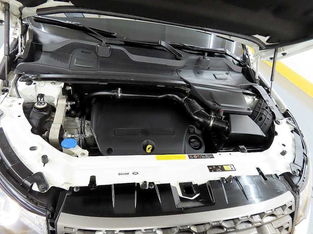 랜드로버 디스커버리 스포츠 2.2 SD4 HSE 럭셔리 이미지 18