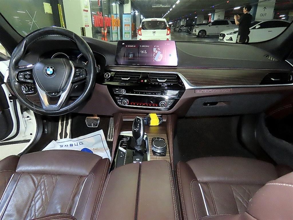 BMW 5시리즈 5시리즈 (G30) 530i xDrive M 스포츠 플러스 이미지 10