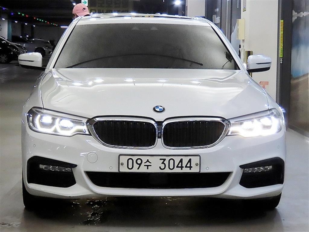 BMW 5시리즈 5시리즈 (G30) 530i xDrive M 스포츠 플러스 이미지 2