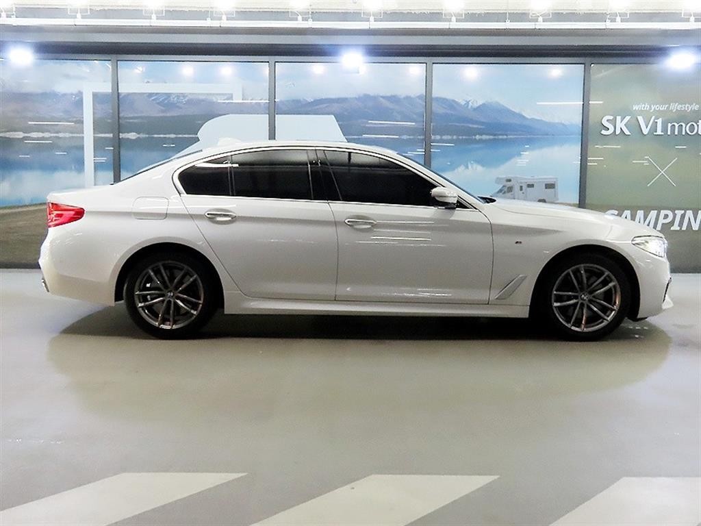 BMW 5시리즈 5시리즈 (G30) 530i xDrive M 스포츠 플러스 이미지 3