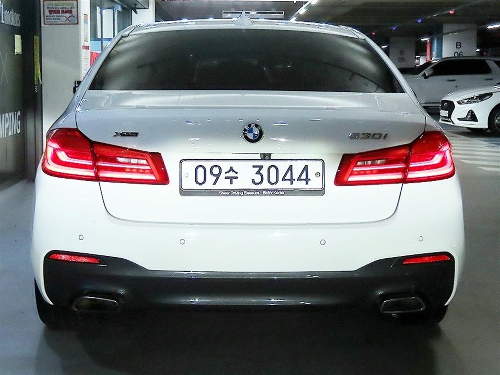 BMW 5시리즈 5시리즈 (G30) 530i xDrive M 스포츠 플러스 이미지 5