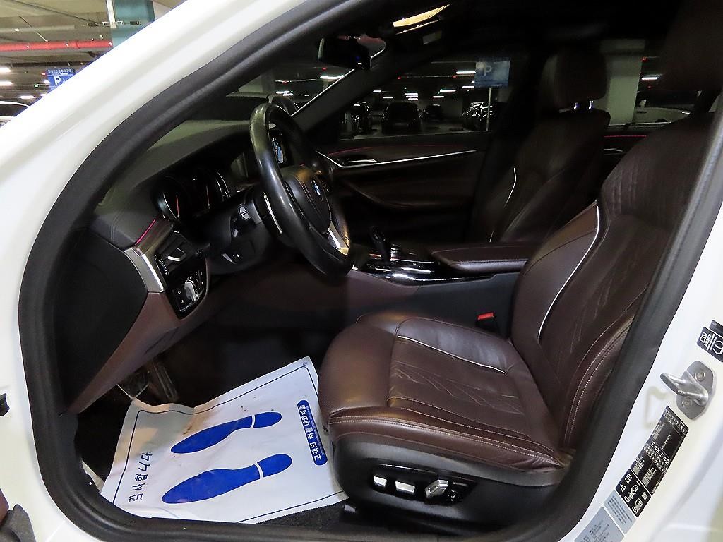 BMW 5시리즈 5시리즈 (G30) 530i xDrive M 스포츠 플러스 이미지 6