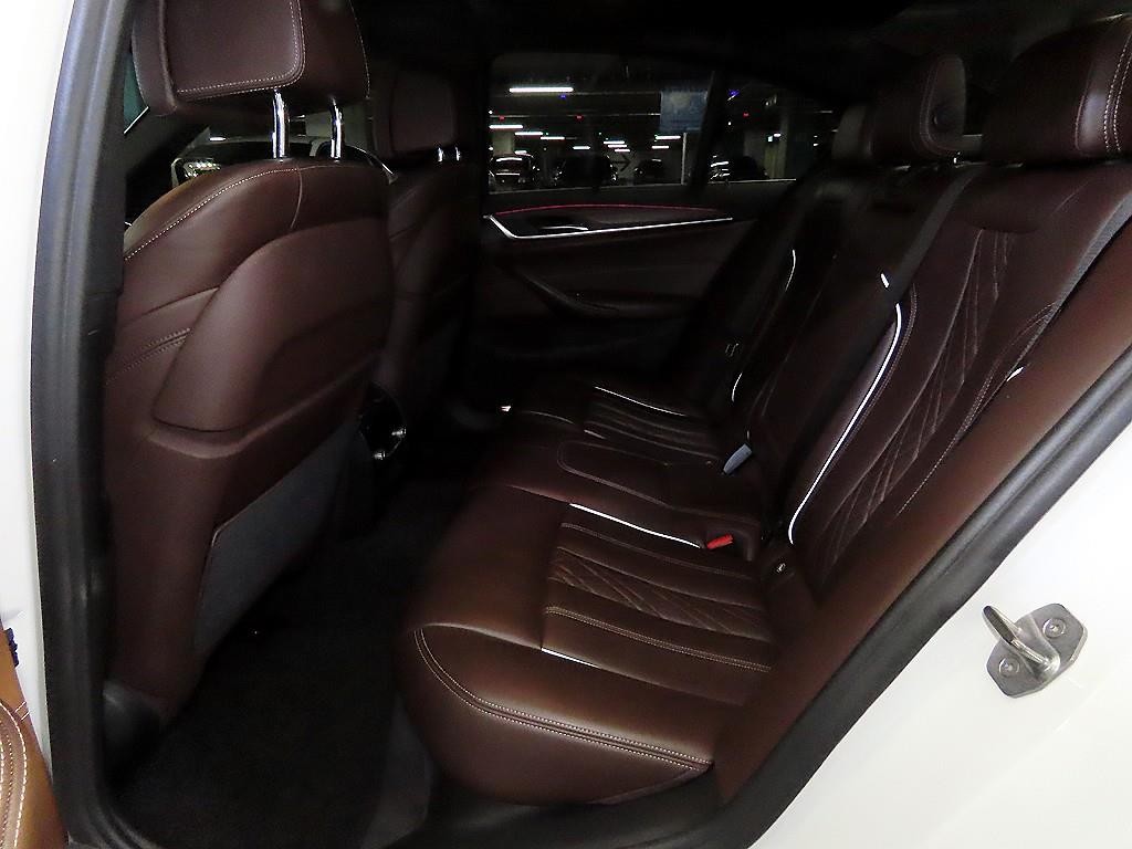 BMW 5시리즈 5시리즈 (G30) 530i xDrive M 스포츠 플러스 이미지 7