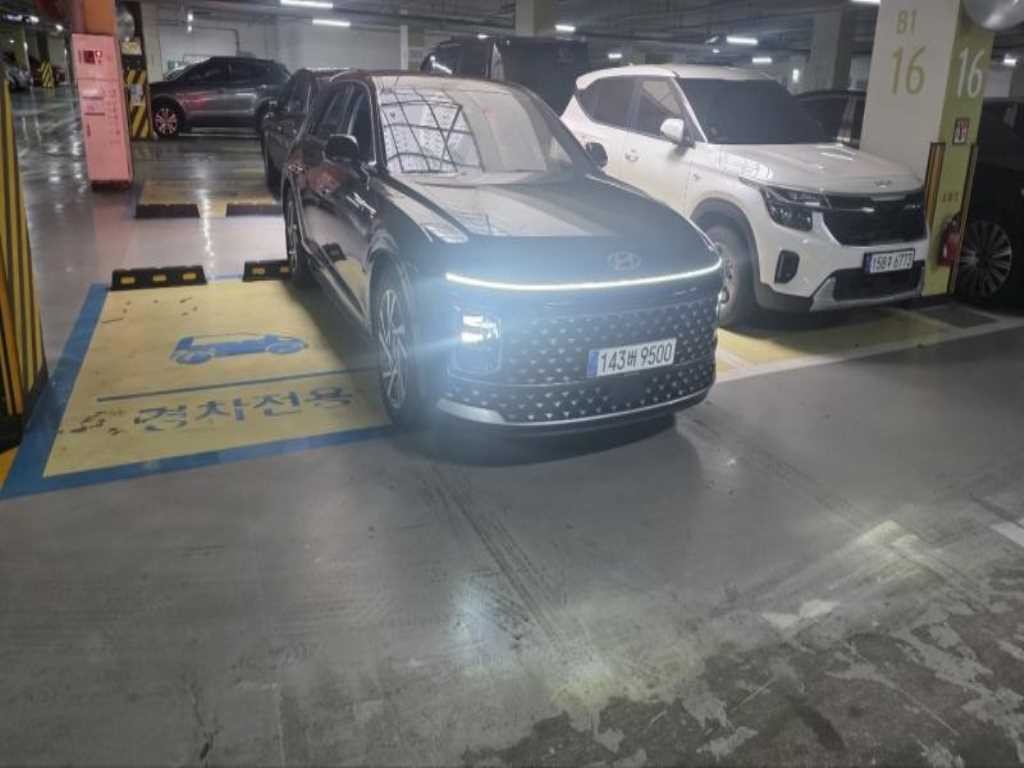 현대 그랜저 그랜저 (GN7) 가솔린 2.5 2WD 프리미엄 이미지 2