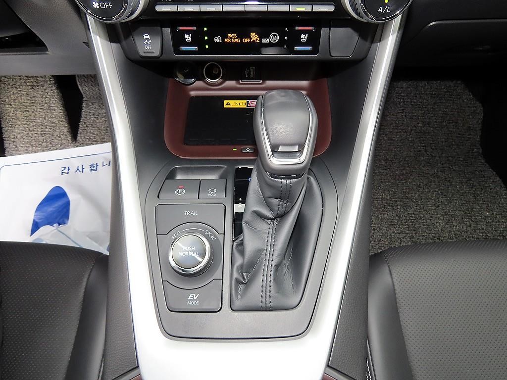 토요타 라브4 RAV4(5세대) 2.5 4WD 하이브리드 LTD 이미지 10
