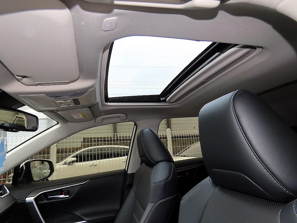 토요타 라브4 RAV4(5세대) 2.5 4WD 하이브리드 LTD 이미지 16