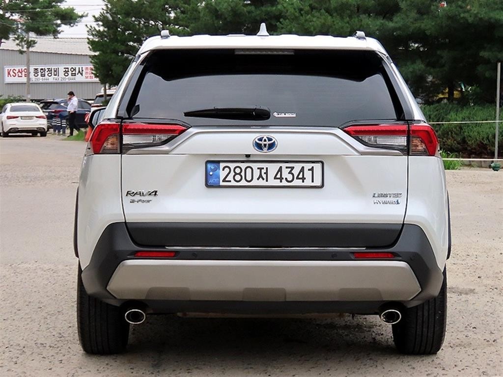 토요타 라브4 RAV4(5세대) 2.5 4WD 하이브리드 LTD 이미지 4
