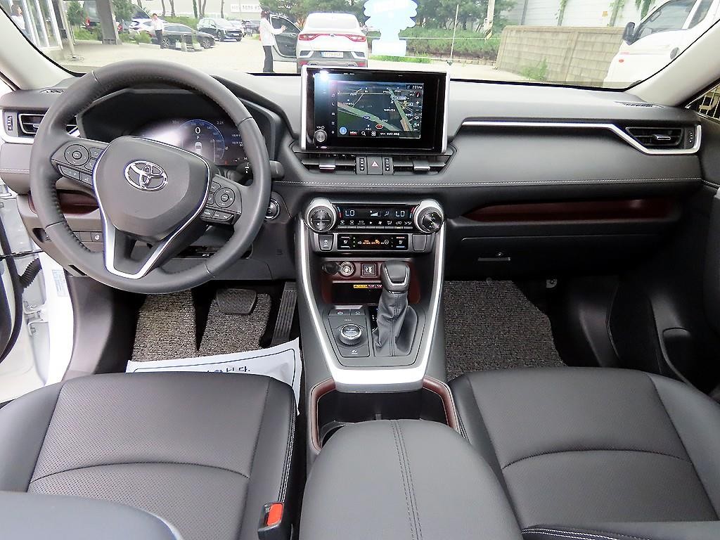 토요타 라브4 RAV4(5세대) 2.5 4WD 하이브리드 LTD 이미지 7