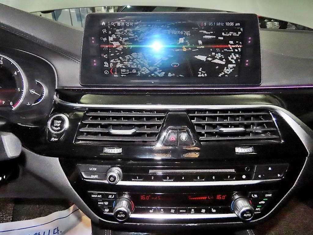 BMW 5시리즈 5시리즈 (G30) 520d 럭셔리 스페셜 에디션 이미지 10