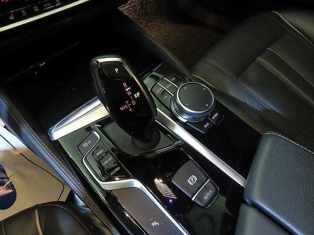 BMW 5시리즈 5시리즈 (G30) 520d 럭셔리 스페셜 에디션 이미지 11