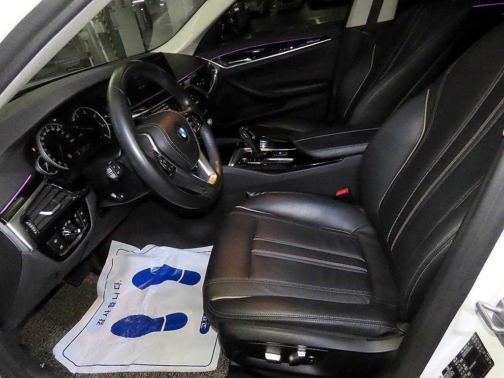 BMW 5시리즈 5시리즈 (G30) 520d 럭셔리 스페셜 에디션 이미지 6