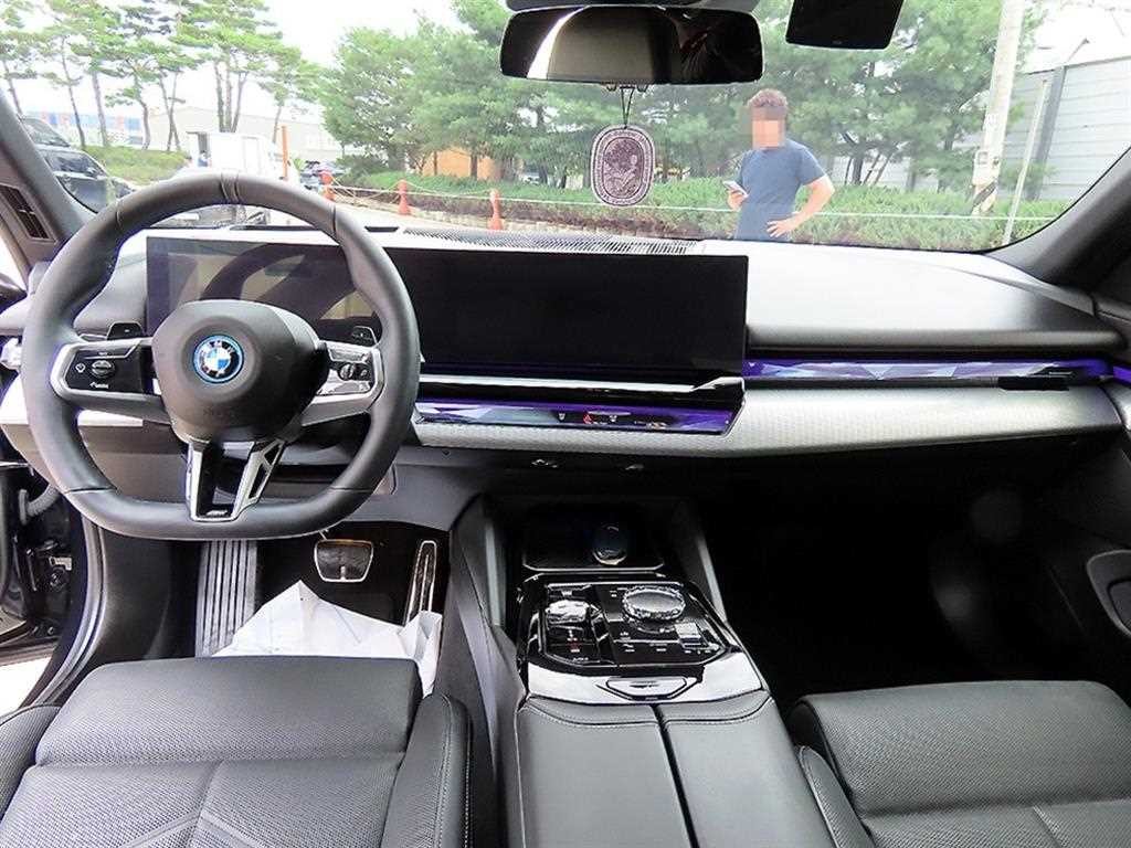 BMW 5시리즈 5시리즈 (G60) 530e xDrive M 스포츠 프로 이미지 7