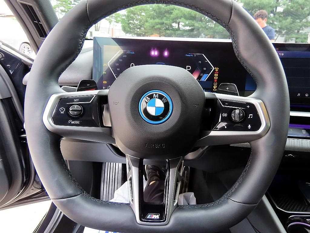 BMW 5시리즈 5시리즈 (G60) 530e xDrive M 스포츠 프로 이미지 8
