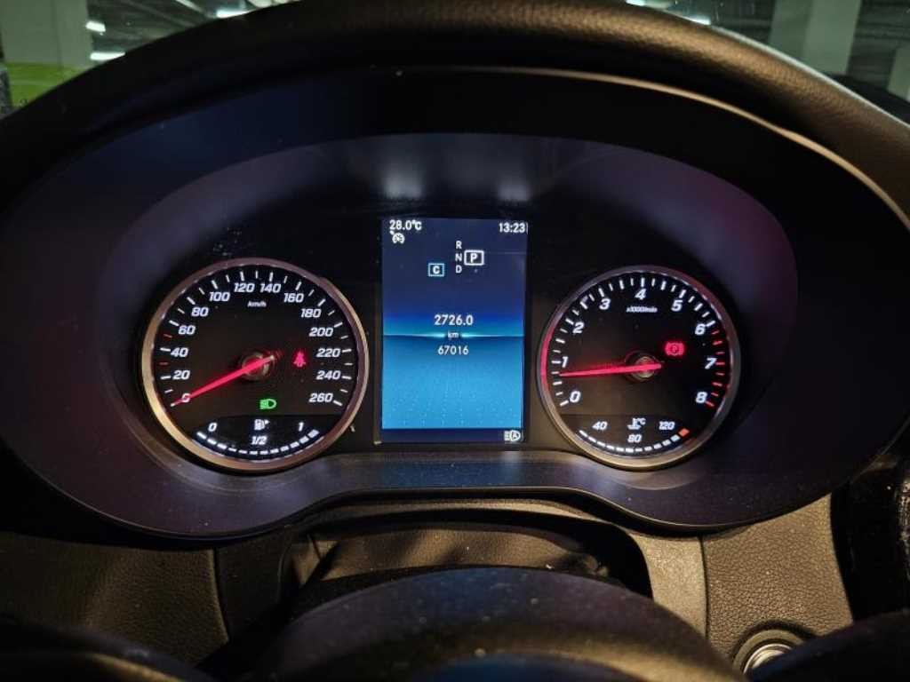 벤츠 C 클래스 C클래스 W205 C200 이미지 3