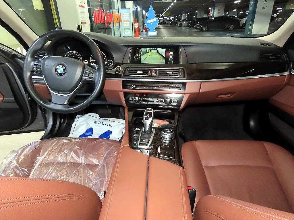 BMW 5시리즈 5시리즈 (F10) 528i xDrive 이미지 10