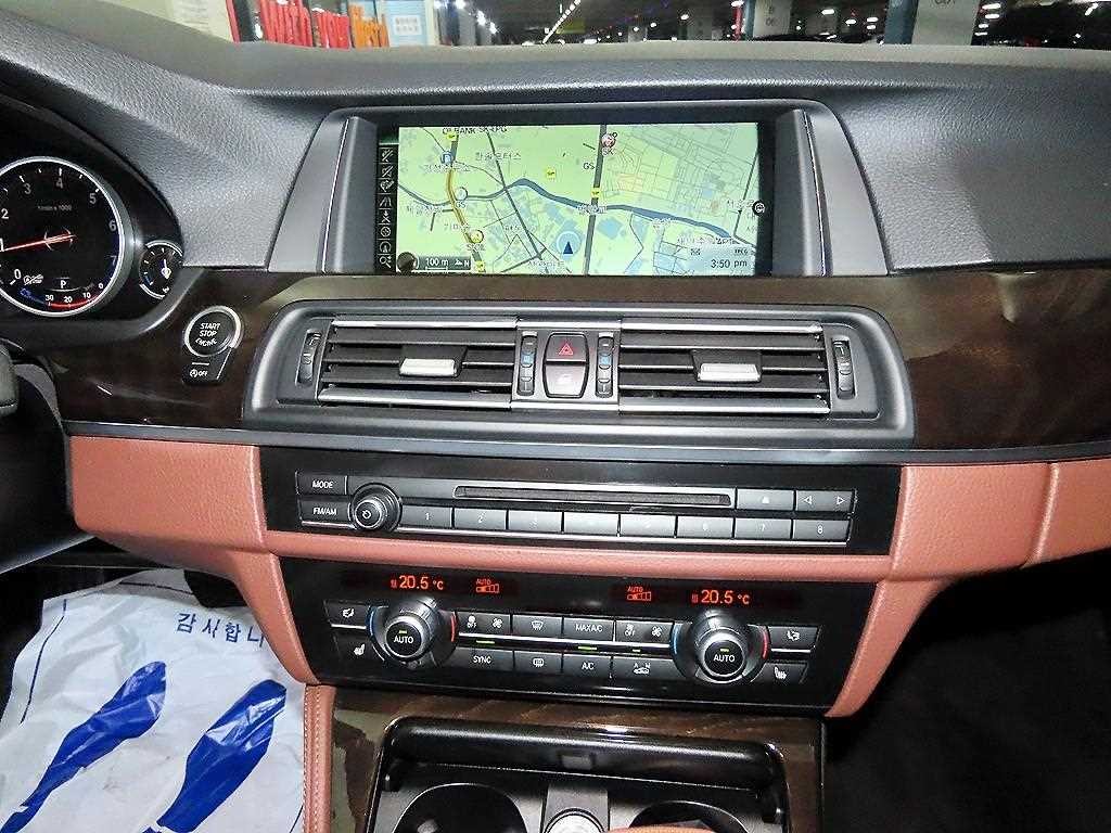 BMW 5시리즈 5시리즈 (F10) 528i xDrive 이미지 11