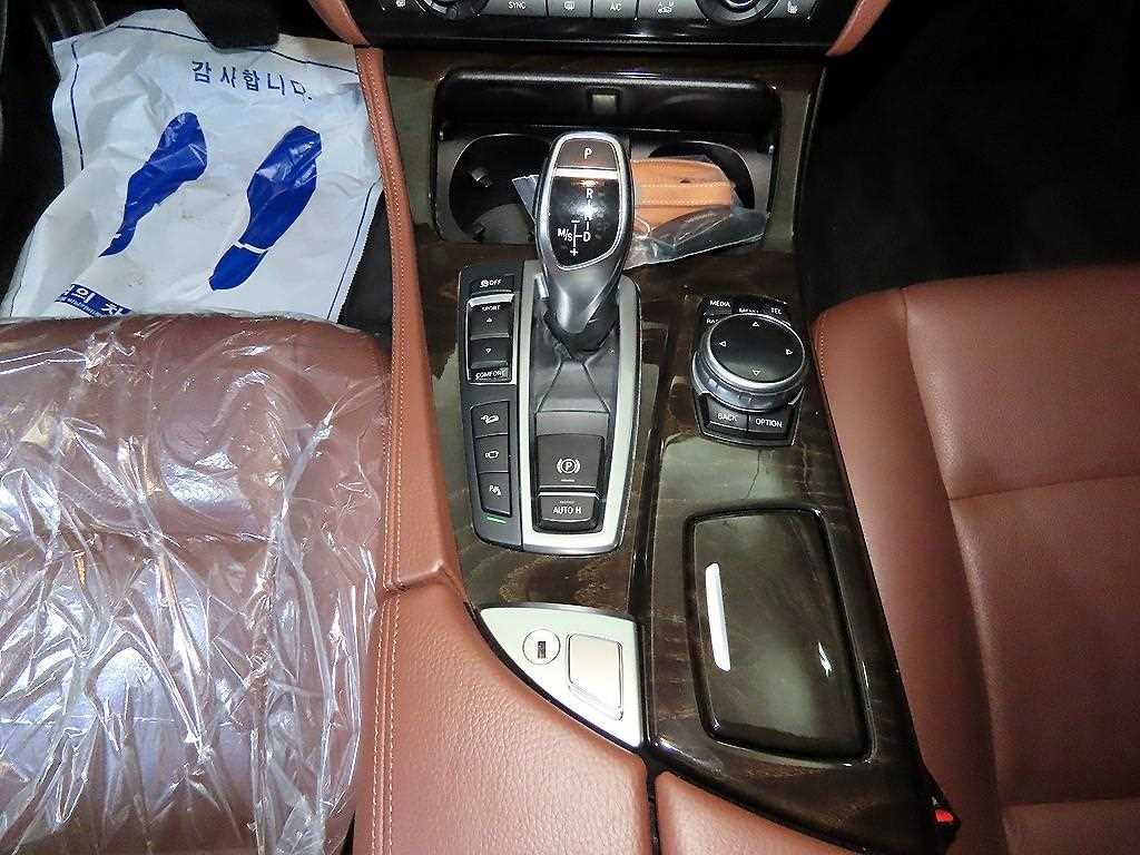 BMW 5시리즈 5시리즈 (F10) 528i xDrive 이미지 12