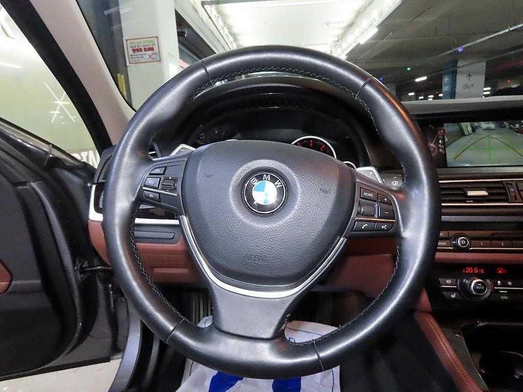 BMW 5시리즈 5시리즈 (F10) 528i xDrive 이미지 8
