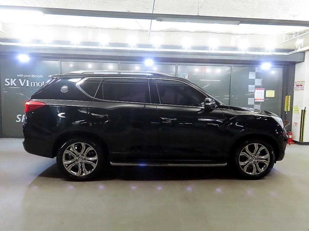 KG모빌리티(쌍용) 렉스턴 G4렉스턴 디젤 2.2 4WD 유라시아 에디션 이미지 3