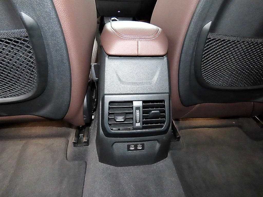 BMW 1시리즈 1시리즈 (F40) 118d M 스포츠 이미지 16